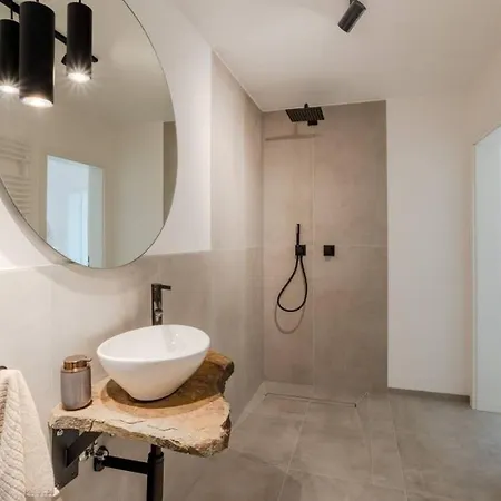 Bright I Sauna I Tv I Kitchen Apartament *