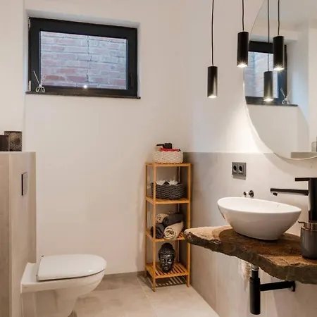 Bright I Sauna I Tv I Kitchen Appartement
